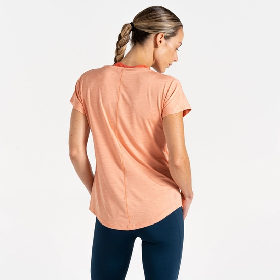 ⁦חולצה מנדפת Dare2B Vigilant Tee Shrimp נשים⁩ – תמונה ⁦3⁩