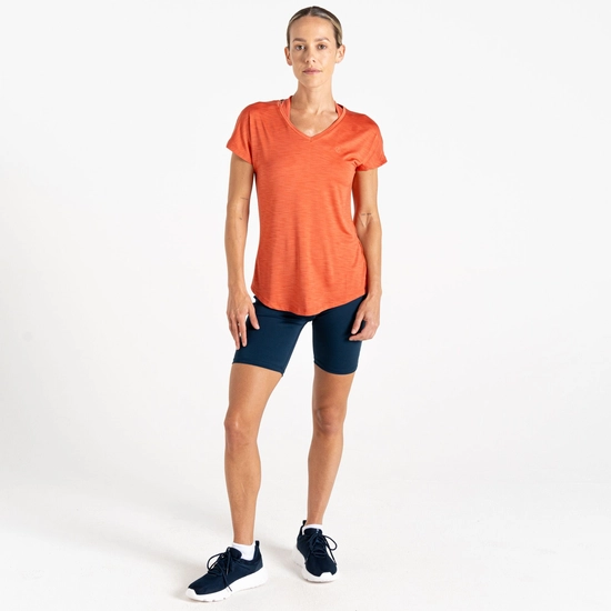 ⁦חולצה מנדפת Dare2B Vigilant Tee Burnt Sienna נשים⁩ – תמונה ⁦2⁩