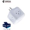 מפצל קוביה 5 שקעים Omega בצבע לבן, מוצג לצד קופסת האריזה הכחולה
