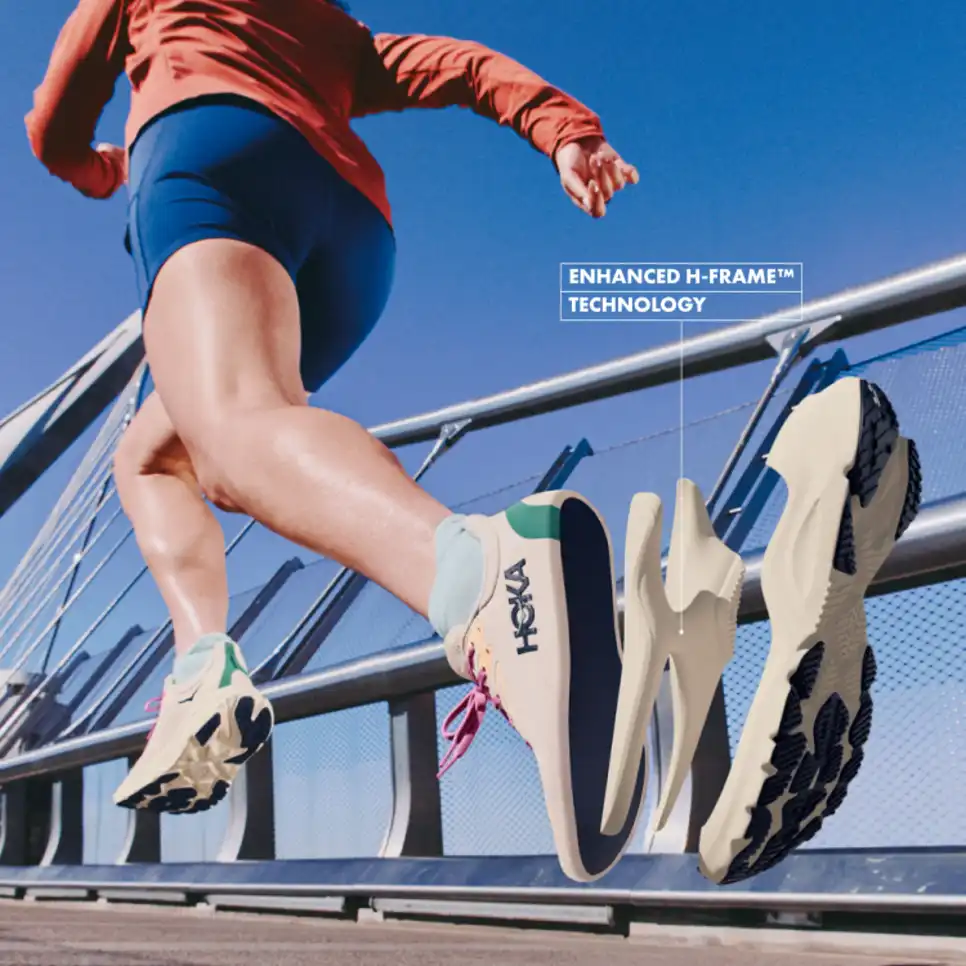נעל Hoka Arahi 8 Wide שחור/לבן נשים – תמונה 9