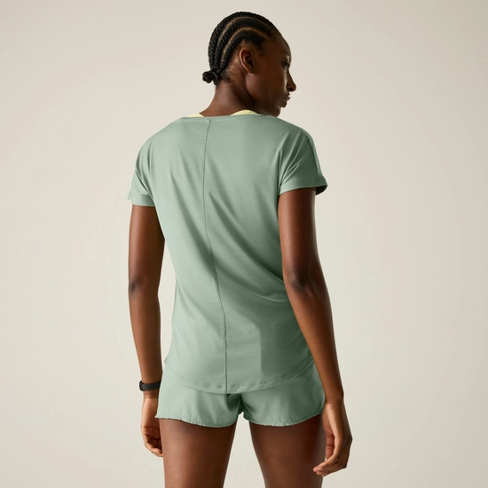 ⁦חולצה מנדפת Dare2B Vigilant Tee Glacier Green נשים⁩ – תמונה ⁦2⁩