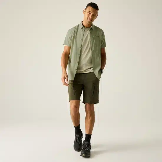 ⁦חולצת טיולים מכופתרת Regatta Travel Light Sage⁩ – תמונה ⁦2⁩