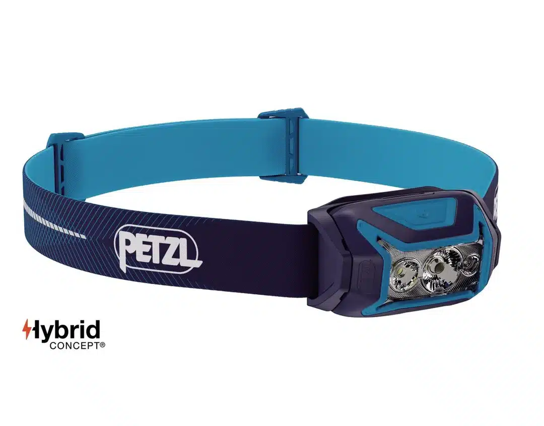 פנס Petzl Actik Core 625 לומנס כחול