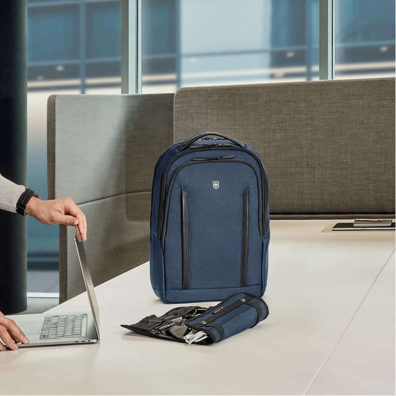 תיק מחשב Victorinox Almont Professional Compact – תמונה 3
